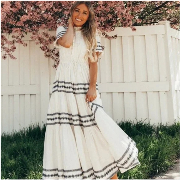 Ivy City Co Dresses & Skirts - IVY CITY CO. EMBROIDERED SANTORINI DRESS SZ SMALL FIRM 100% COTTON BEAUTIFUL 😍